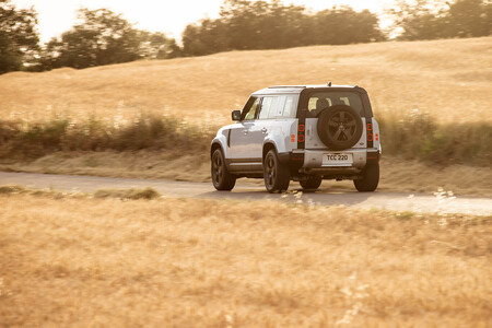 Land Rover Defender 110