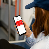 Si te mueves por Madrid en transporte público y tienes un móvil Android, puedes ser de los primeros en decir adiós a la tarjeta física