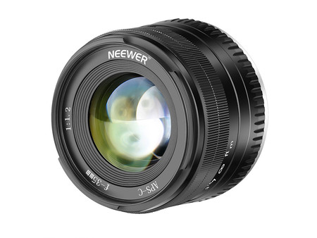 Neewer 35mm F1.2: captura la noche con un nuevo objetivo súper luminoso