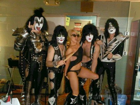 ¿Lady Kiss? ¿Kiss Gaga? Bizarro, bizarro