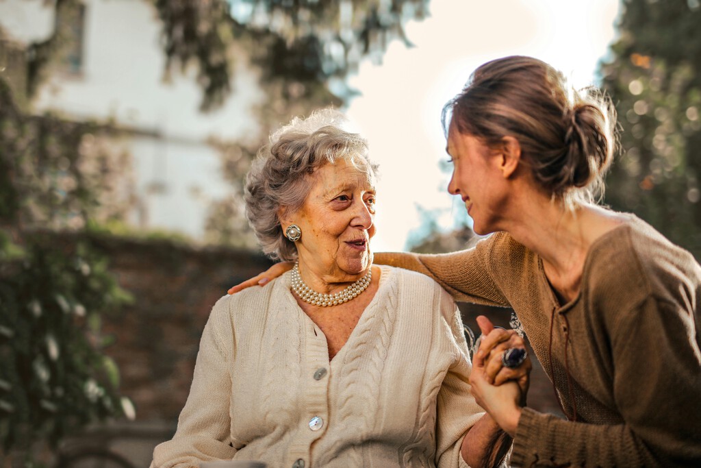 Este es el cosmético que usaban las abuelas y hoy sigue siendo viral. Lo usaban como perfume, calmante y tónico facial