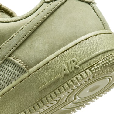 Cómodas, elegantes y rebajadas: así son las zapatillas verde oliva de Nike que cuestan menos de 90 euros