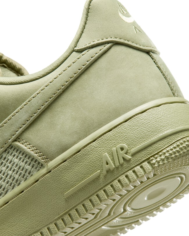 Estas Air Force De Nike Color Helado De Pistacho Son Las Que Van Perfecto Con Tus Pantalones De Lino Son Super Comodas Y Ademas Cuestan Menos De 90 Euros