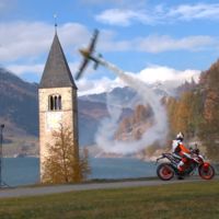 KTM Super Duke 1290 R Special Edition Vs Zivko Edge 540 