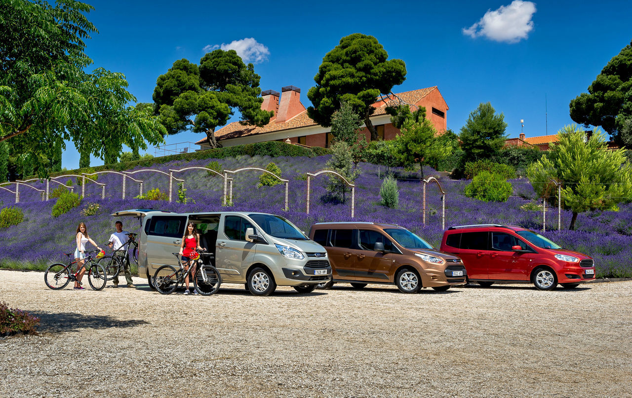 Tourneo Custom Nejen pro podnikání| Ford ČR