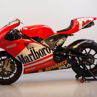 La primera Ducati de MotoGP ha salido a subasta y arranca como el primer día, pero cuesta un pastizal