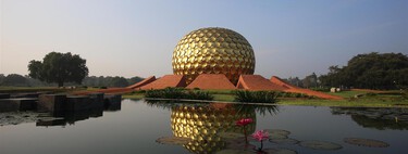 La peculiar utopía de Auroville, la ciudad sin dinero, partidos políticos ni religión
