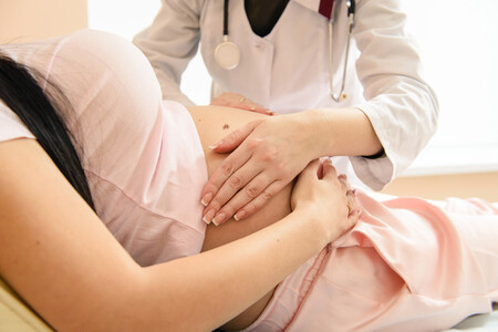 Infectarse de Covid en el embarazo aumenta el riesgo de parto prematuro y muy prematuro