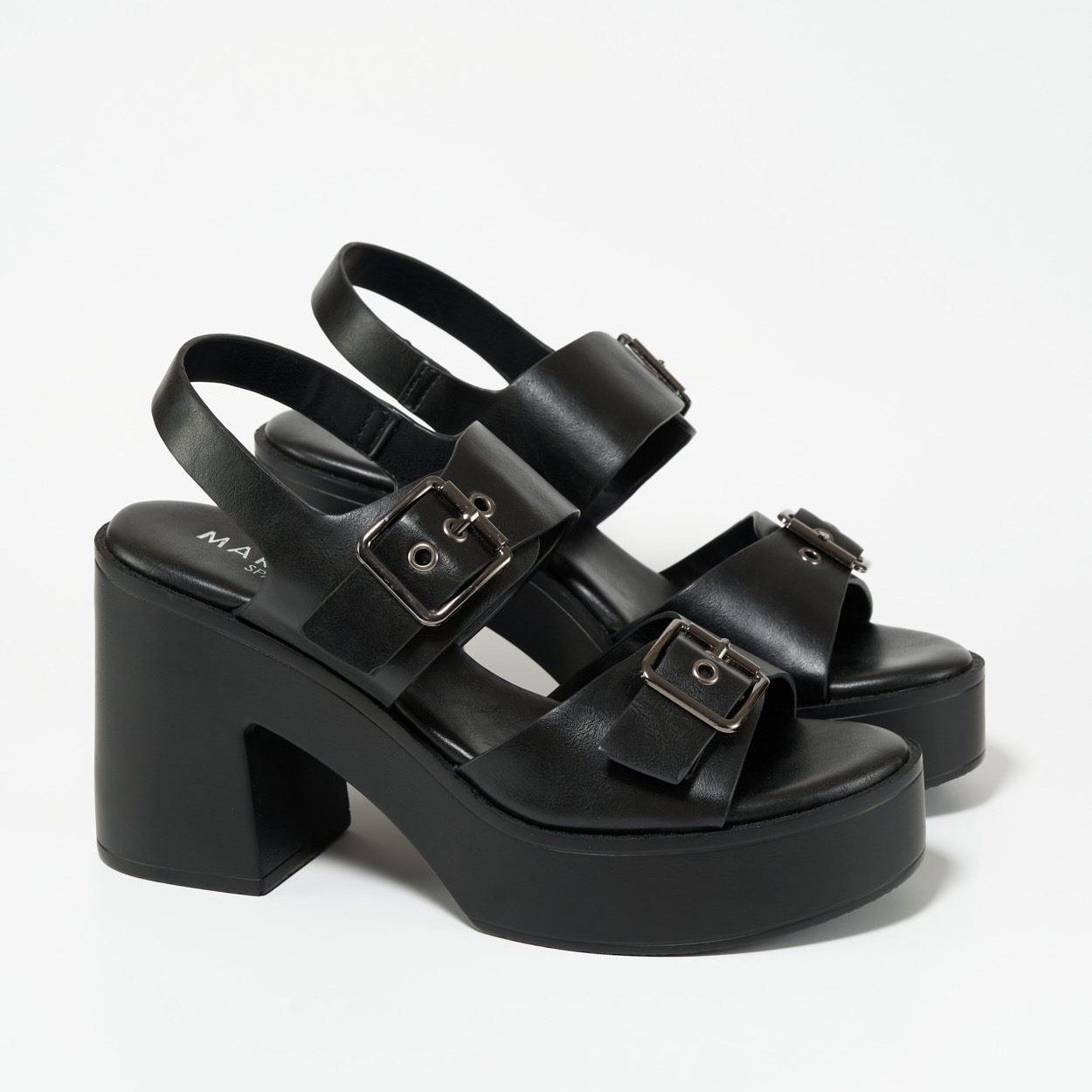 Sandalias con plataforma y hebillas 