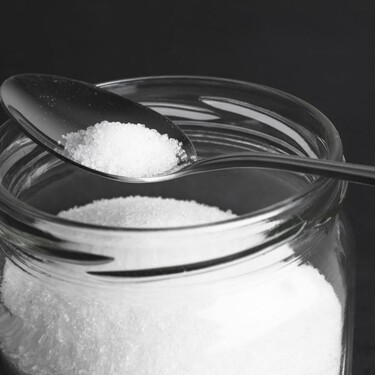 Europa dice que es seguro, pero un nuevo estudio vincula el edulcorante eritritol con el daño cerebral 