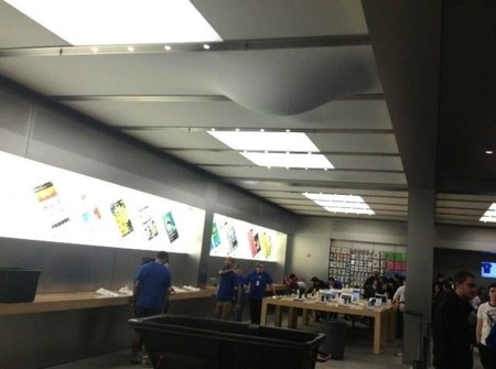 Imagen de la semana: esto es lo que ocurre cuando hay goteras en la Apple Store de la Quinta Avenida