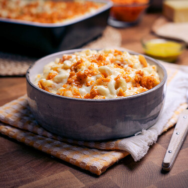 Este plato de pasta con queso no es precisamente saludable, pero es muy fácil de hacer y es una gochada difícil de superar