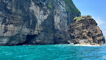 No es Islandia ni Escocia, este es el paraíso de México con acantilados volcánicos, aguas turquesas e impresionantes vistas