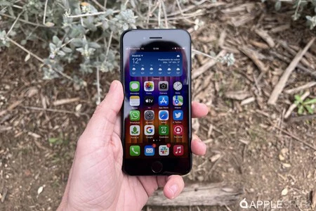 iPhone SE (第 3 世代 - 2022)、LCD スクリーンを備えた最後の Apple モバイル