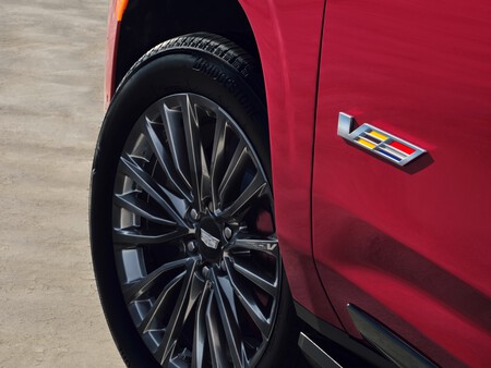 Cadillac Escalade V Series 4