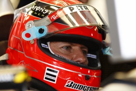 Michael Schumacher respalda la "orden de equipo" de Ferrari