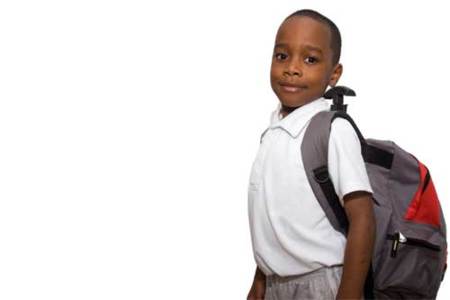 El exceso de peso de las mochilas, un problema para la espalda de los niños