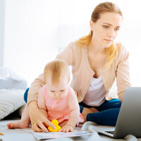 ¿Cómo afectan los ERTEs y el cese de actividad a los permisos, ayudas y deducciones a la maternidad?