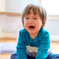 Cómo gestionar las rabietas infantiles según una experta Montessori 