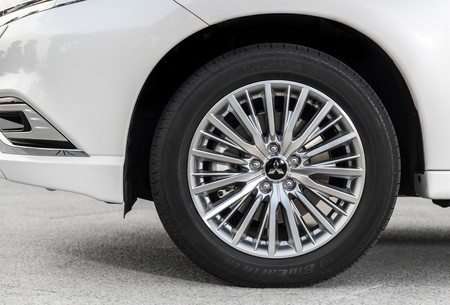 Mitsubishi Outlander PHEV 2019 llantas