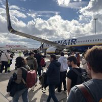 Ryanair quiere negociar con Aena las tasas de los aeropuertos. La respuesta de Aena: las aerolíneas actúan "de mala fe"