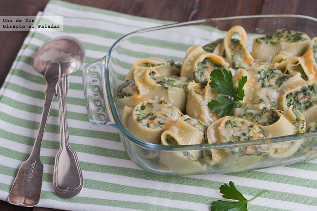 Receta de galets o lumaconi rellenos de espinacas y queso