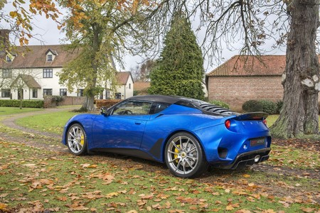 El Lotus Evora GT410 Sport sigue una fórmula ligerísima para devorarse los circuitos