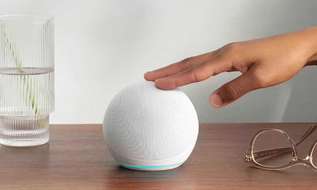 La domótica empieza aquí: este pack de Echo Dot y bombilla inteligente es un chollo por menos de 50 euros 