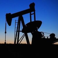 Petroleras y eléctricas se alían para no perder terreno, y ya ofrecen descuentos en la factura de la luz por repostar