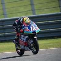 Marco Bezzecchi ataca de nuevo con una importante pole de Moto3 en Tailandia con Jorge Martín muy atrás