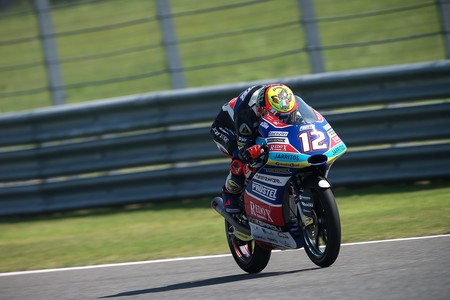 Marco Bezzecchi ataca de nuevo con una importante pole de Moto3 en Tailandia con Jorge Martín muy atrás