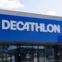 El outlet de Decathlon rebaja casi a mitad de precio la chaqueta impermeable y cómoda que necesitamos para esta semana de lluvia 