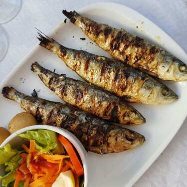 Las rebajas de El Corte Inglés dejan esta parrilla de Le Creuset más barata y es ideal para cocinar desde pescado hasta hamburguesas 