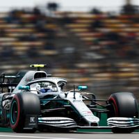 Valtteri Bottas le quita la pole a Lewis Hamilton por 23 milésimas y Ferrari y McLaren dan un paso atrás
