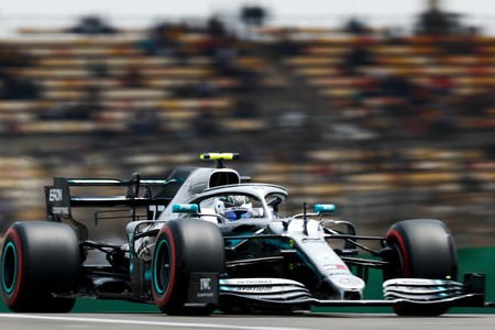 Valtteri Bottas le quita la pole a Lewis Hamilton por 23 milésimas y Ferrari y McLaren dan un paso atrás