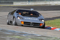 Mega raro Isdera Imperator 108i descarga su potencia en Spa 