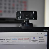 La webcam para hacer directos y para las reuniones de trabajo te sale hoy por menos de 50 euros, a tiempo para el Día de Reyes 