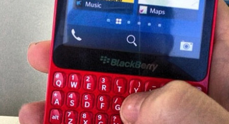 BlackBerry R10, esta vez en rojo