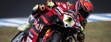 Álvaro Bautista consigue la '33': bate a Jonathan Rea para vencer bajo la lluvia en Phillip Island