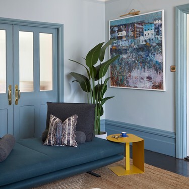 Adiós a los zapatos tirados por el suelo: Amazon tiene rebajado por el Black Friday un zapatero vertical ideal para espacios estrechos