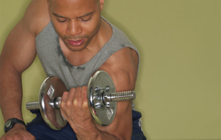 Videos eróticos, agresivos o motivacionales pueden ayudar en el entrenamiento de fuerza, según un estudio