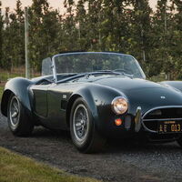 Si quieres regalarte un coche legendario, el Cobra 427 1965 que perteneció a Carroll Shelby saldrá a la venta