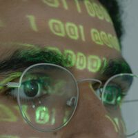 Autónomo, la estafa por SMS hará que la declaración de la renta 2022 te salga a pagar