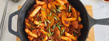Dakgalbi, una receta coreana de pollo picante ideal para compartir