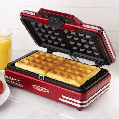 Gofrera Clásica de color Rojo Metálico rebajada en Amazon de 43,99 euros a sólo 28,99 euros 