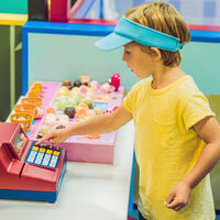 Por qué jugar a las tiendas es beneficioso para los niños
