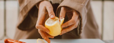Adiós a los productos químicos: así puedes preparar un potente desinfectante casero con cáscaras de limón