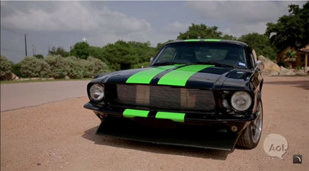 Video: Un purasangre sin gasolina por sus venas, el Mustang 68 eléctrico de 800 hp galopa así