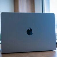 No quiero huellas ni arañazos en mi MacBook Air, pero tampoco una funda plasticosa y gruesa. Por eso me gusta tanto esta de Spigen 