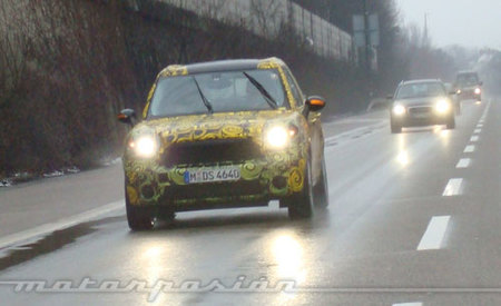 Mini Crossover espía